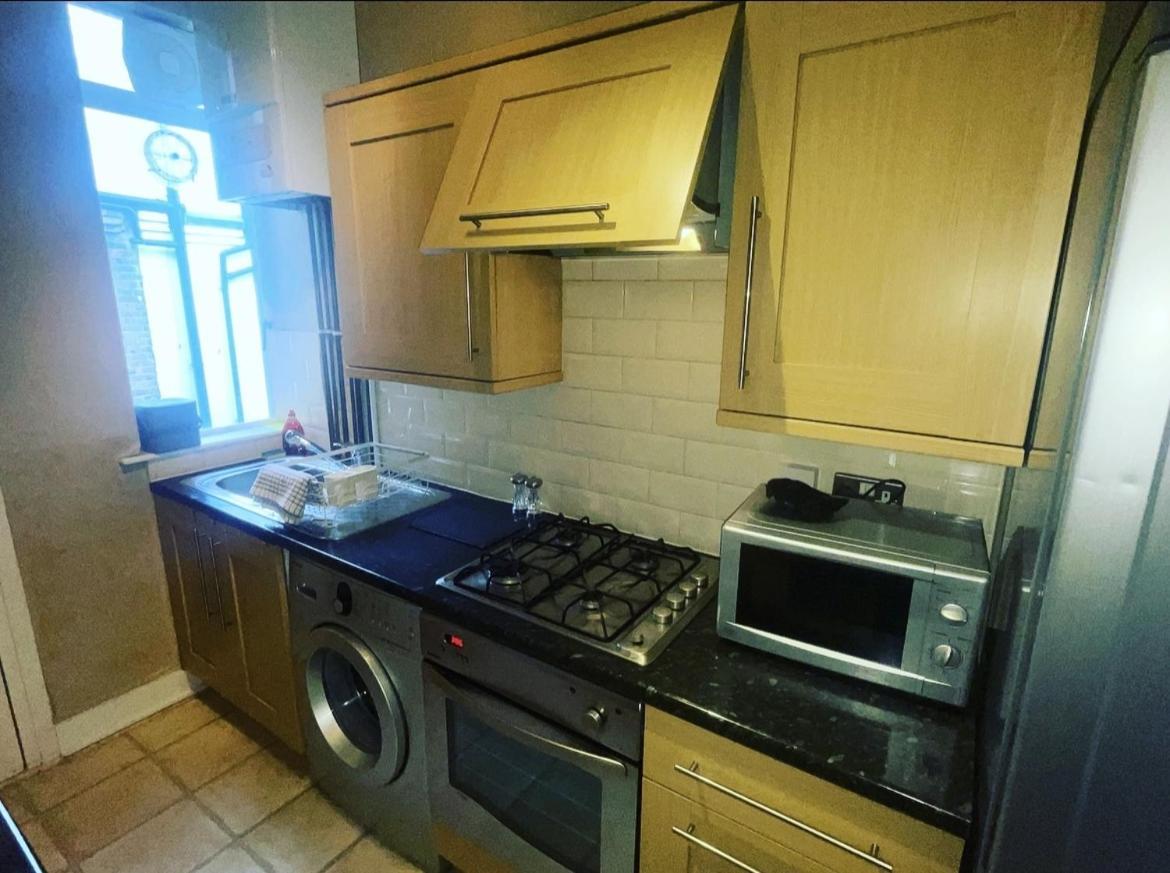 Luxury 1-Bed Apartment With Stunning City Views Perfect For Short Stays In 런던 외부 사진