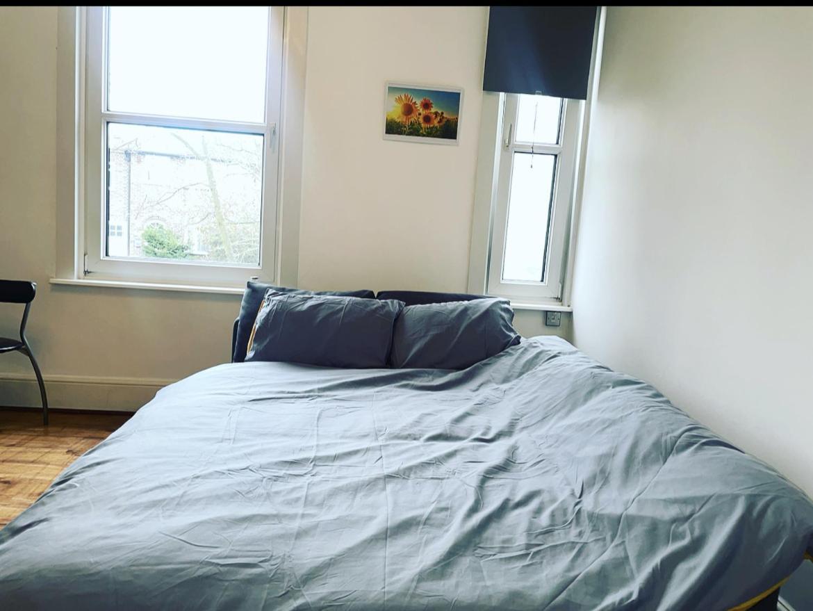 Luxury 1-Bed Apartment With Stunning City Views Perfect For Short Stays In 런던 외부 사진