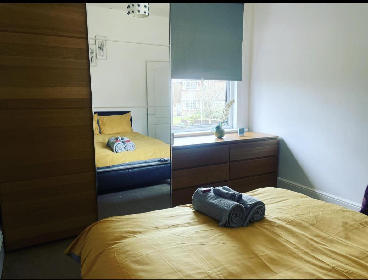 Luxury 1-Bed Apartment With Stunning City Views Perfect For Short Stays In 런던 외부 사진